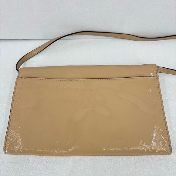 Michael Kors Beverly Oversized Clutch Shoulder Handbag Beige Patent Leather - Picture 10 of 14